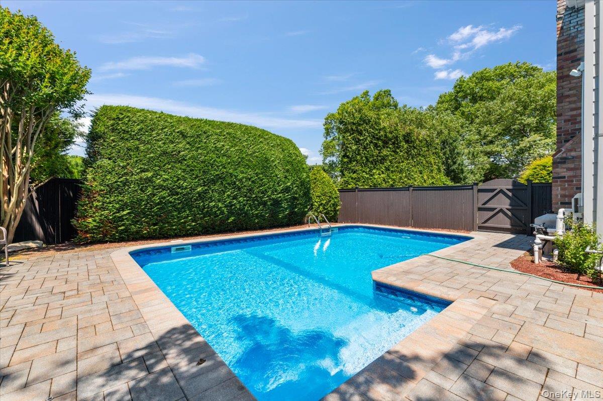 100 Cabot Road Property Photo 39