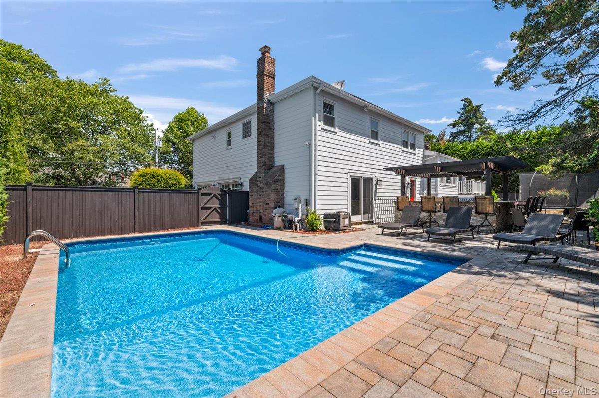 100 Cabot Road Property Photo 40