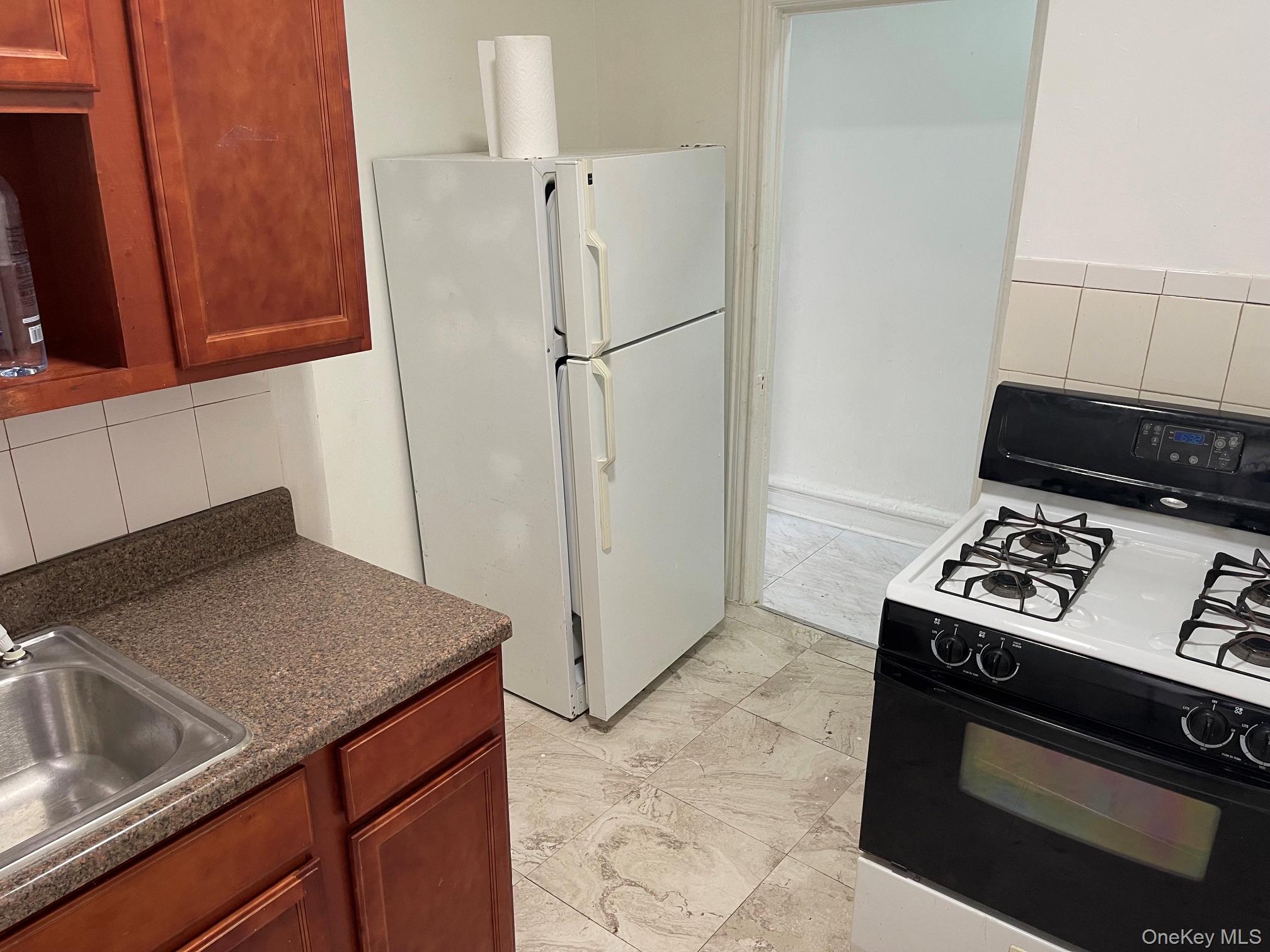 1128 Clarkson Avenue Property Photo 14