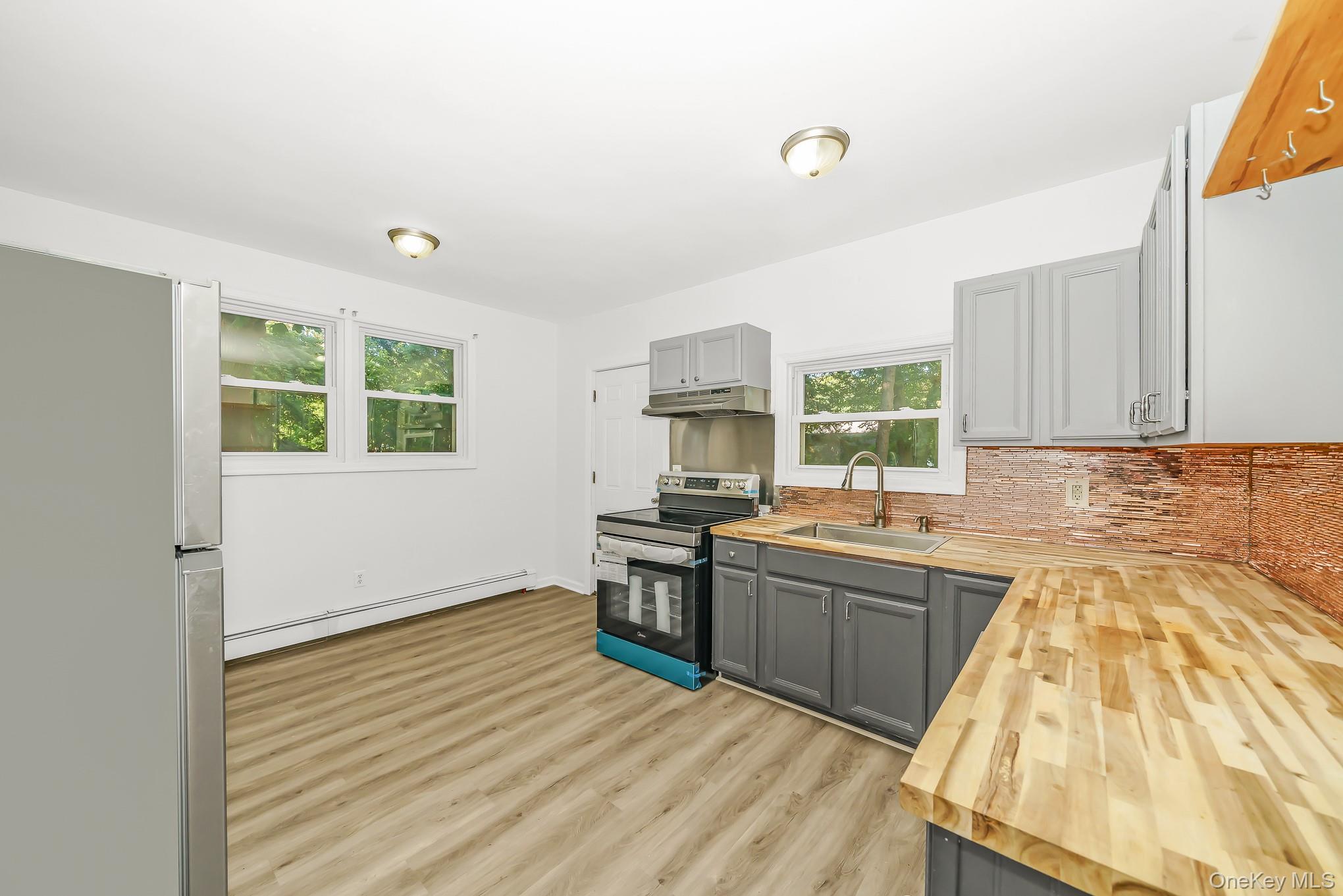 7 Laurelton Avenue Property Photo 3