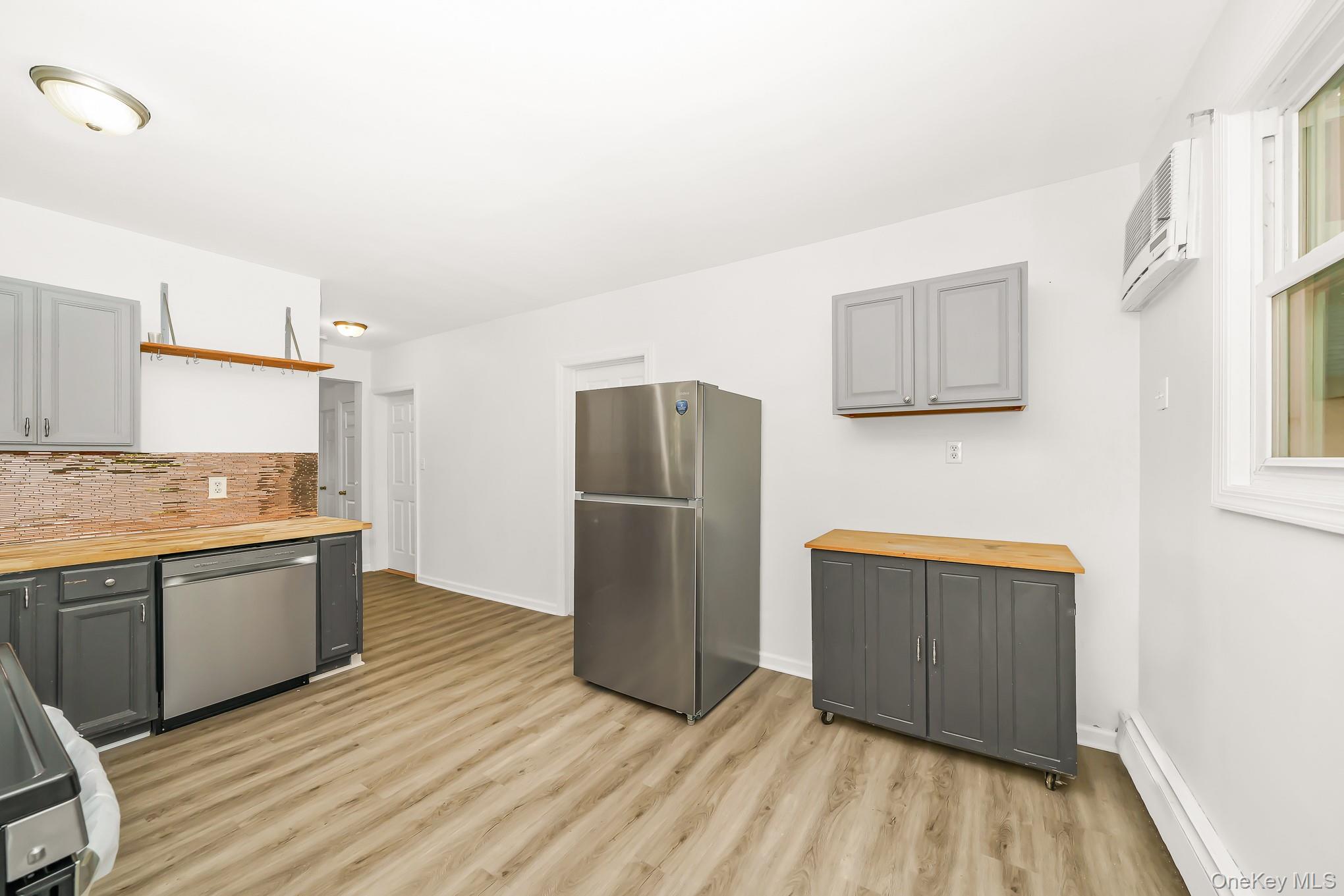 7 Laurelton Avenue Property Photo 6