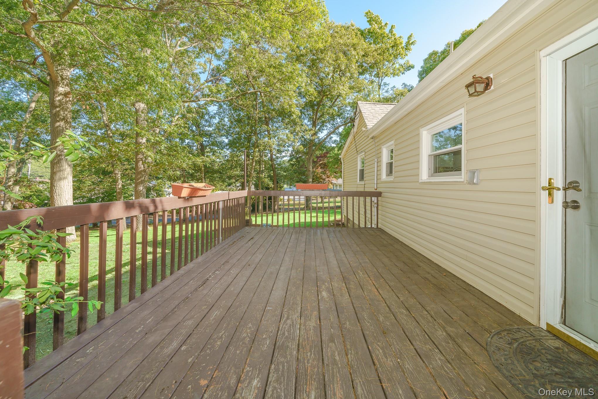 7 Laurelton Avenue Property Photo 20