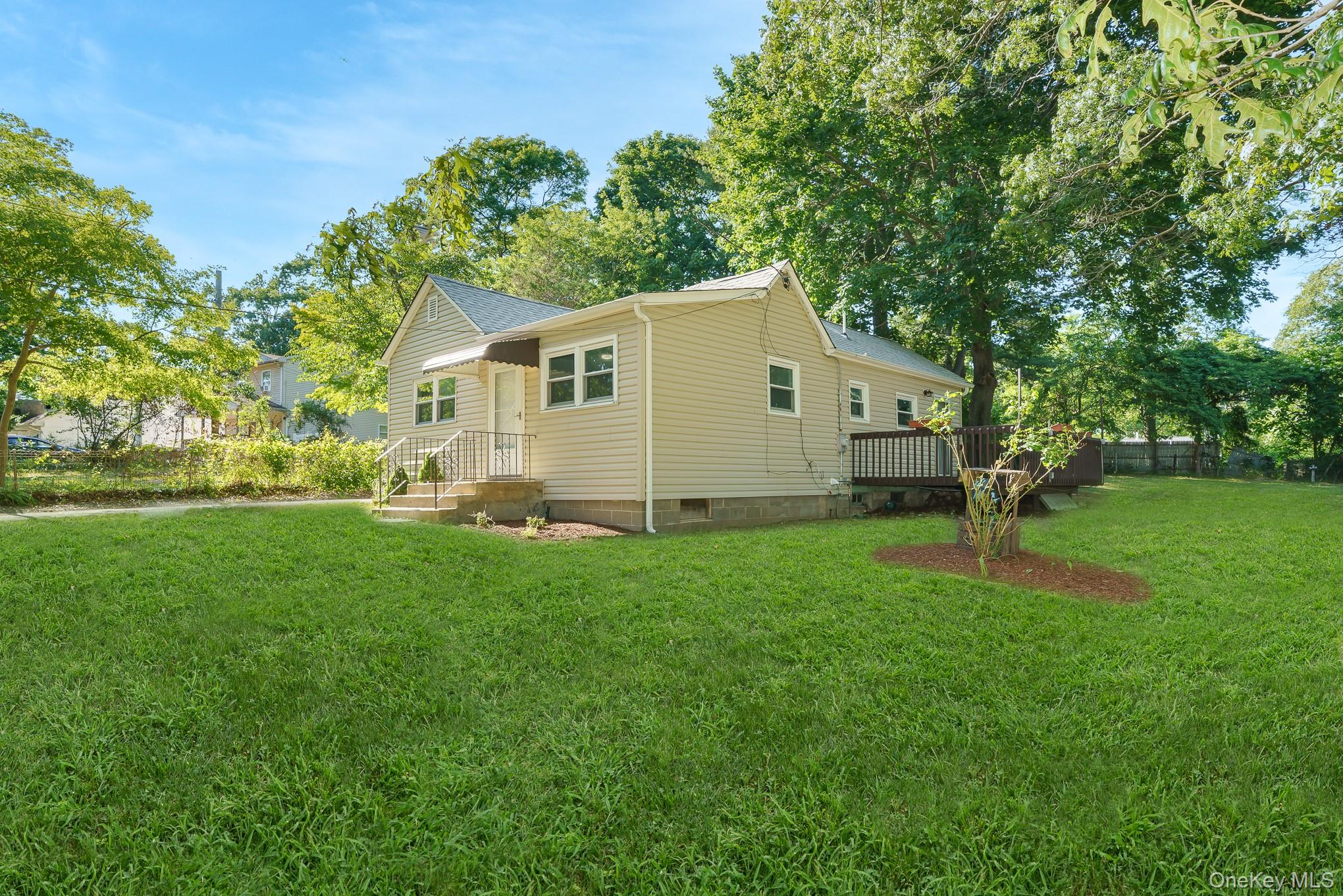 7 Laurelton Avenue Property Photo 22