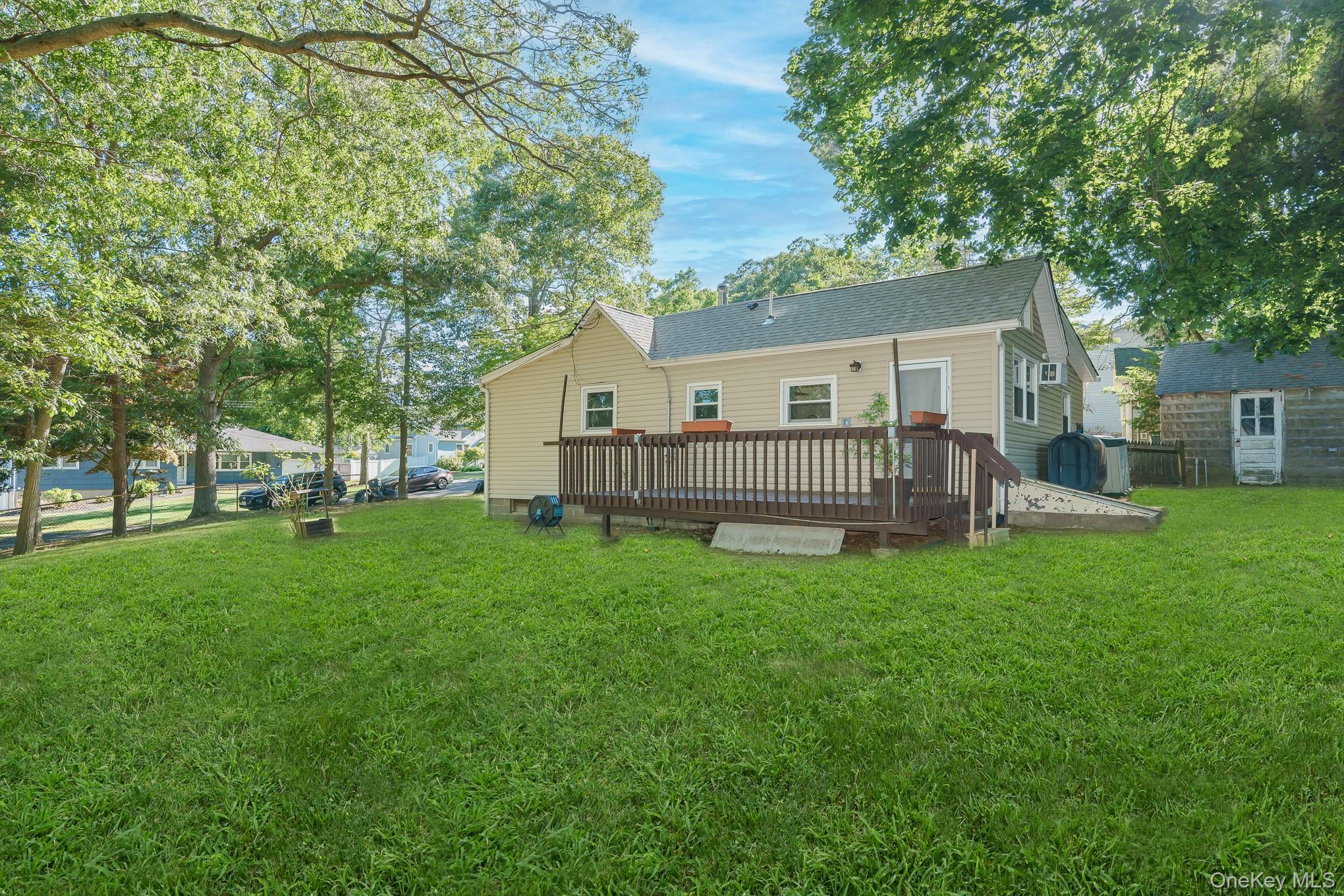 7 Laurelton Avenue Property Photo 23