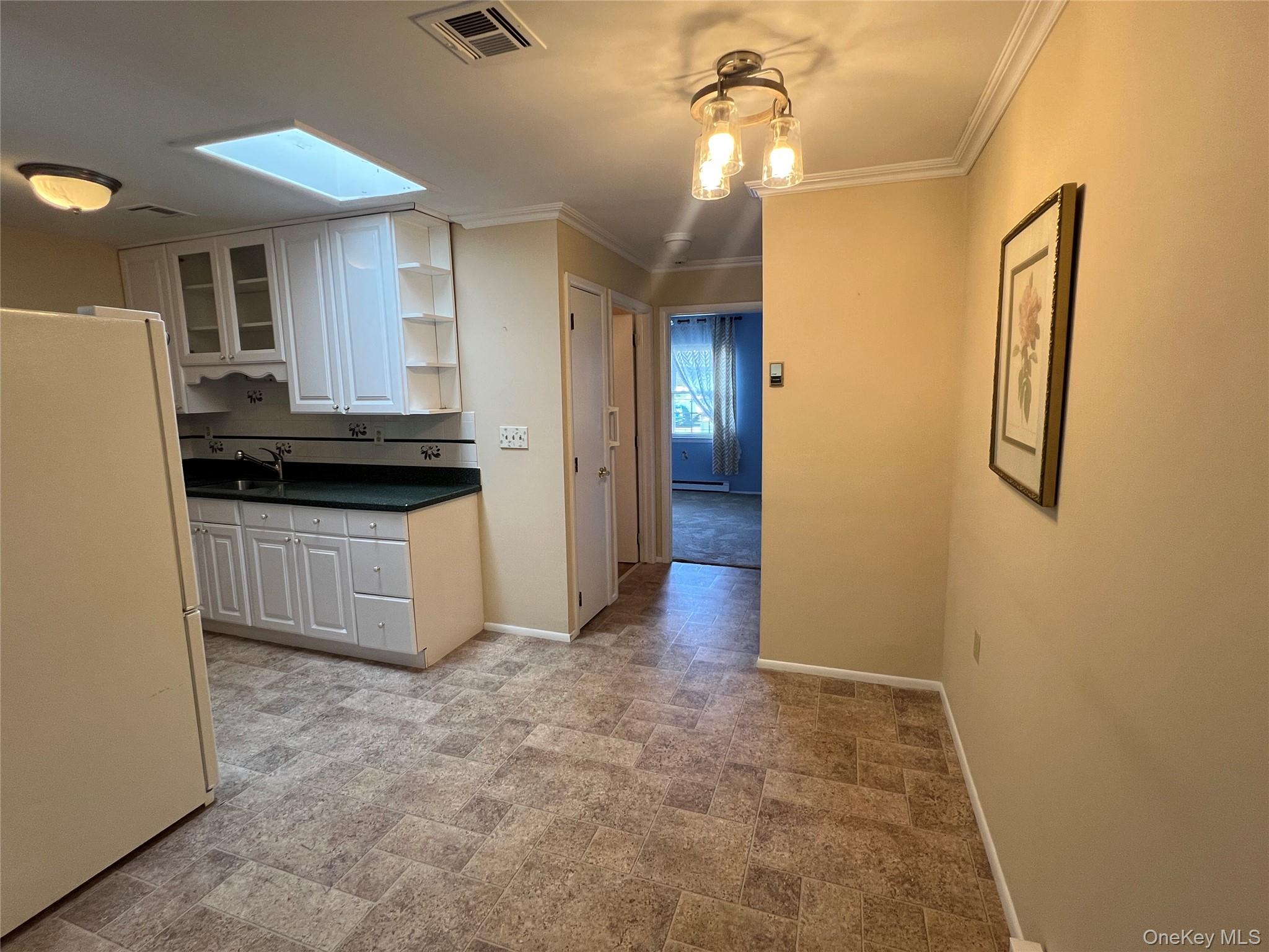 312 Woodbridge Drive B Property Photo 6