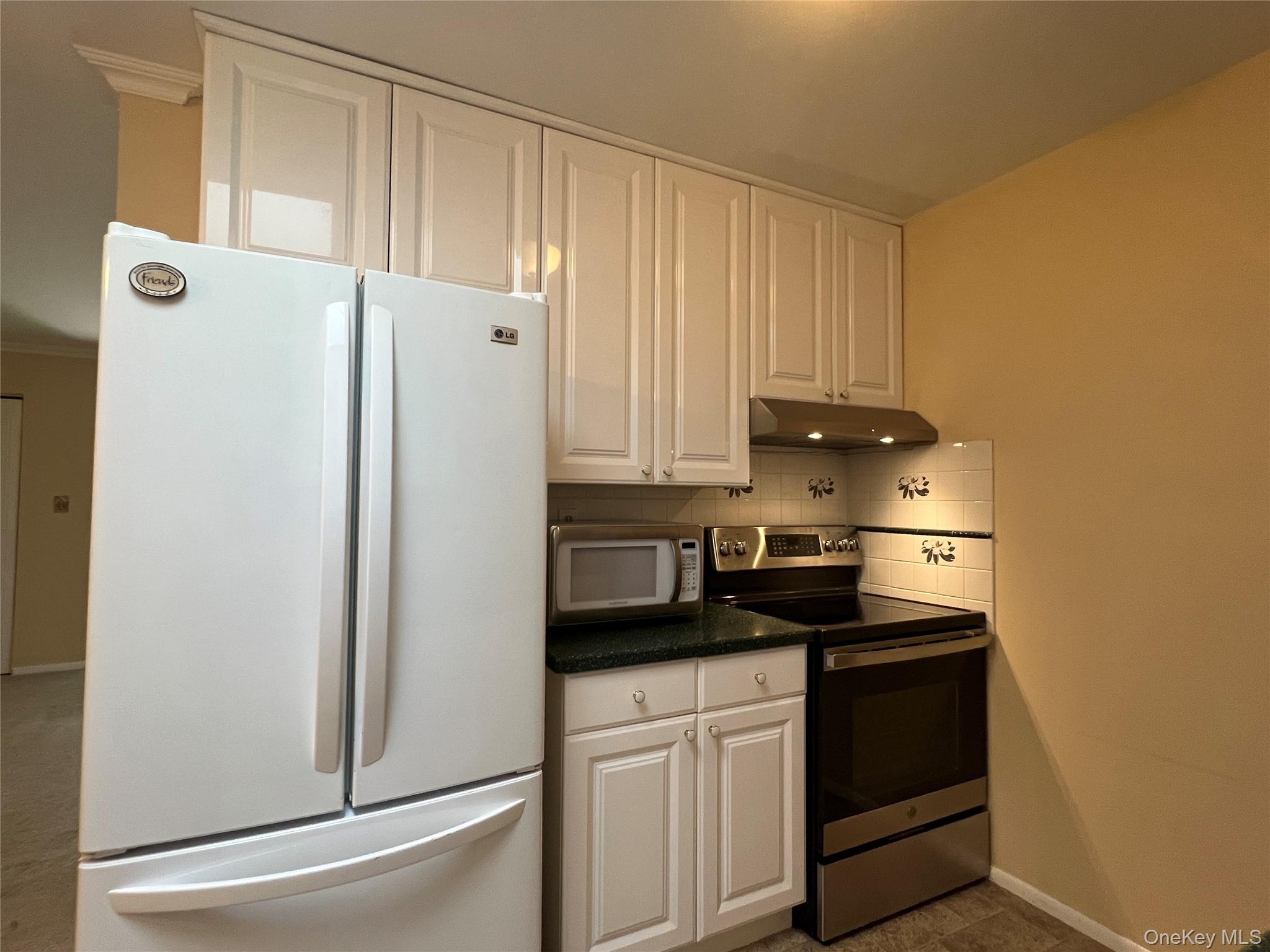 312 Woodbridge Drive B Property Photo 9