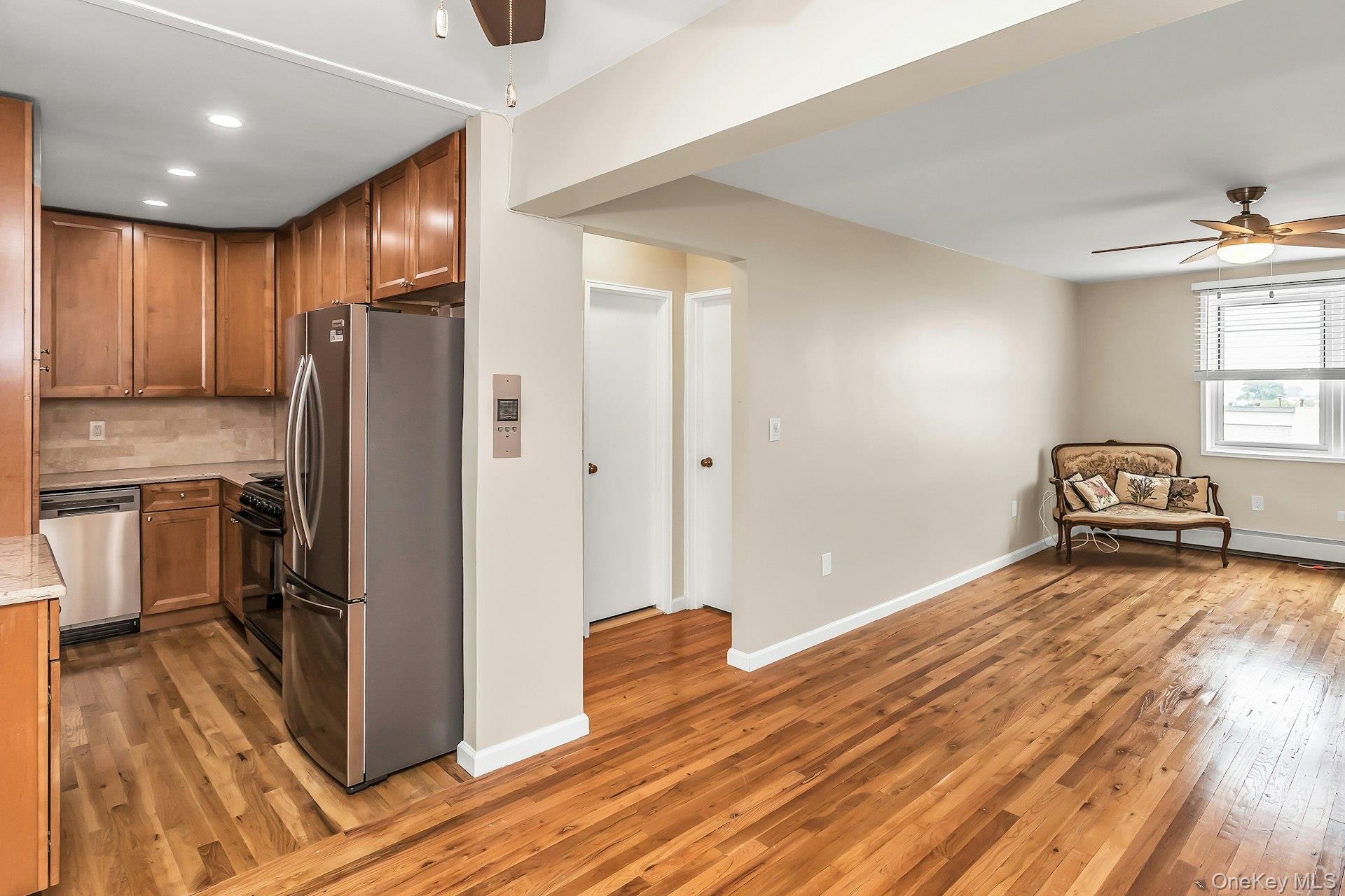 370 Broadway 4j Property Photo 6