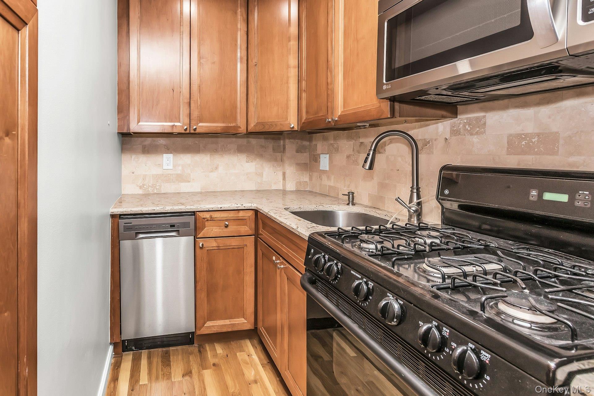 370 Broadway 4j Property Photo 7