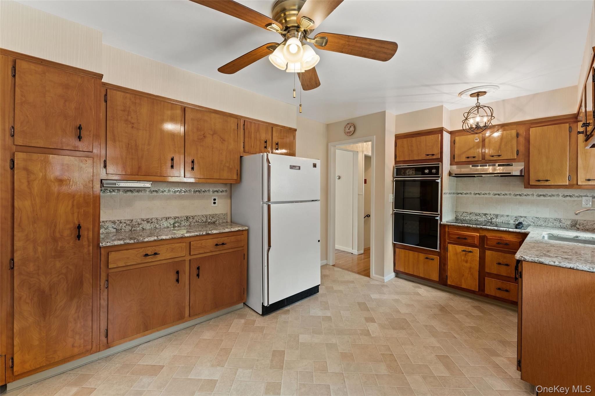 162 Midland Avenue Property Photo 10