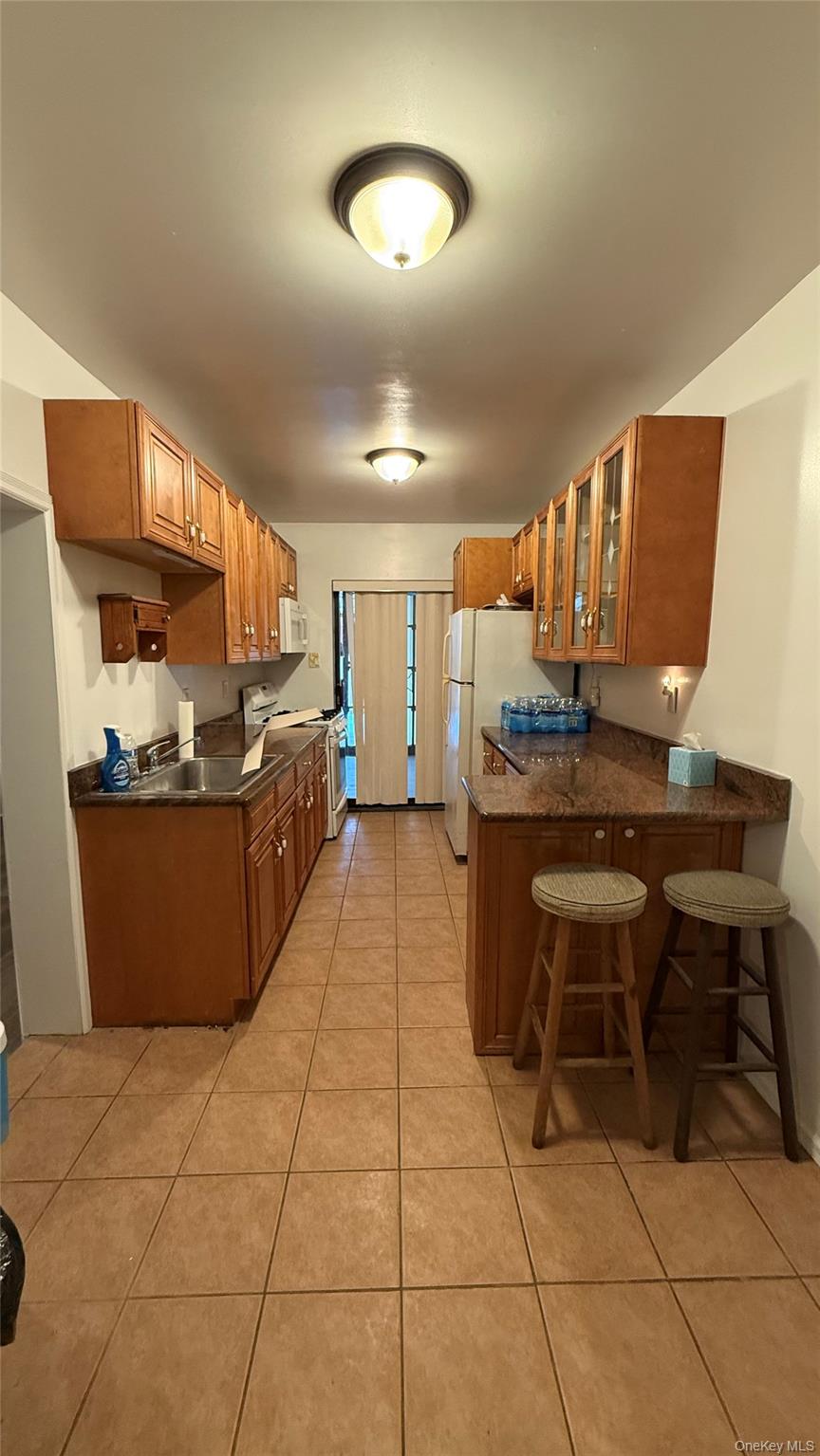 1240 Manor Avenue Property Photo 2