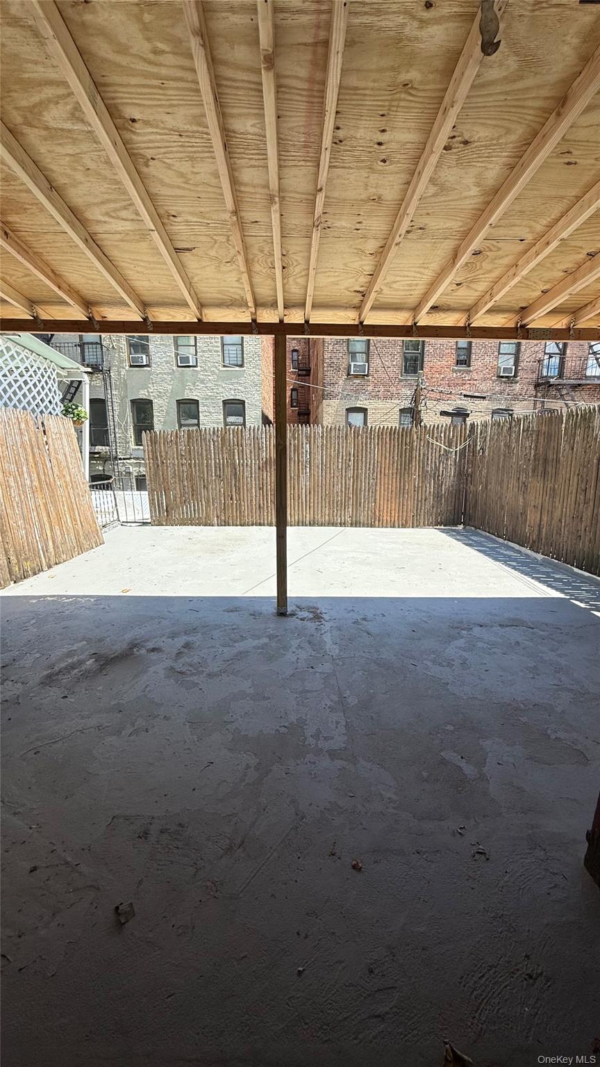 1240 Manor Avenue Property Photo 12