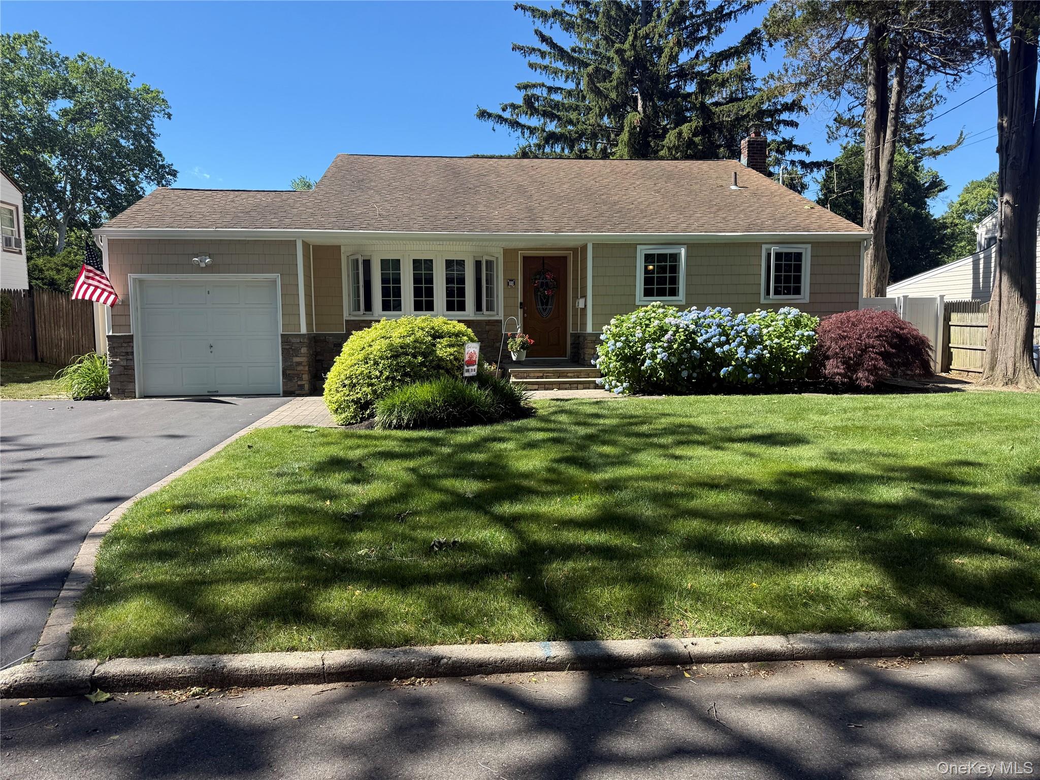 20 Via Continental Property Photo 1