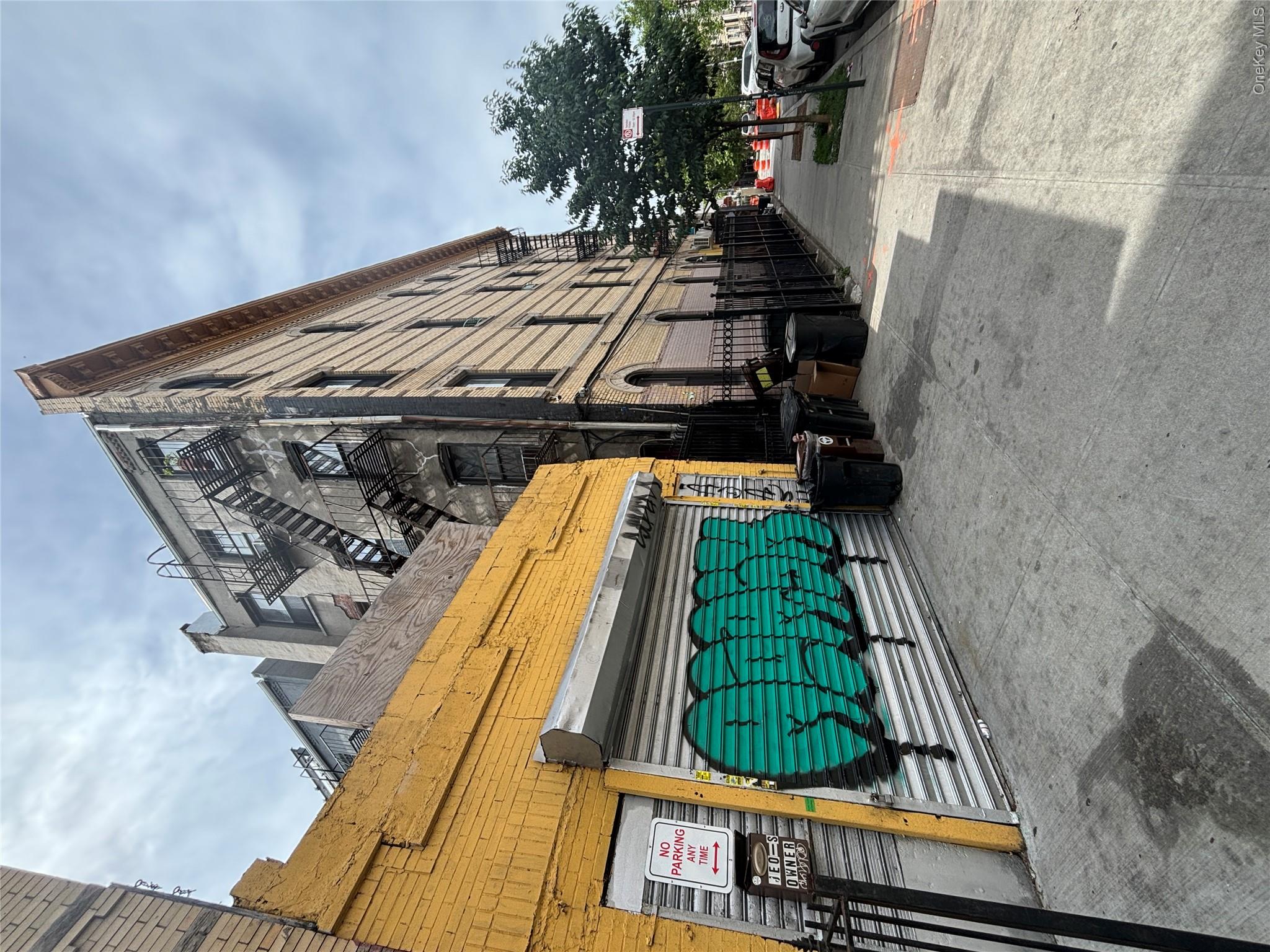 735 Knickerbocker Avenue Property Photo 3