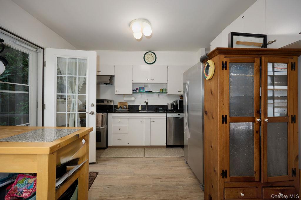 21 Elmwood Road Property Photo 10