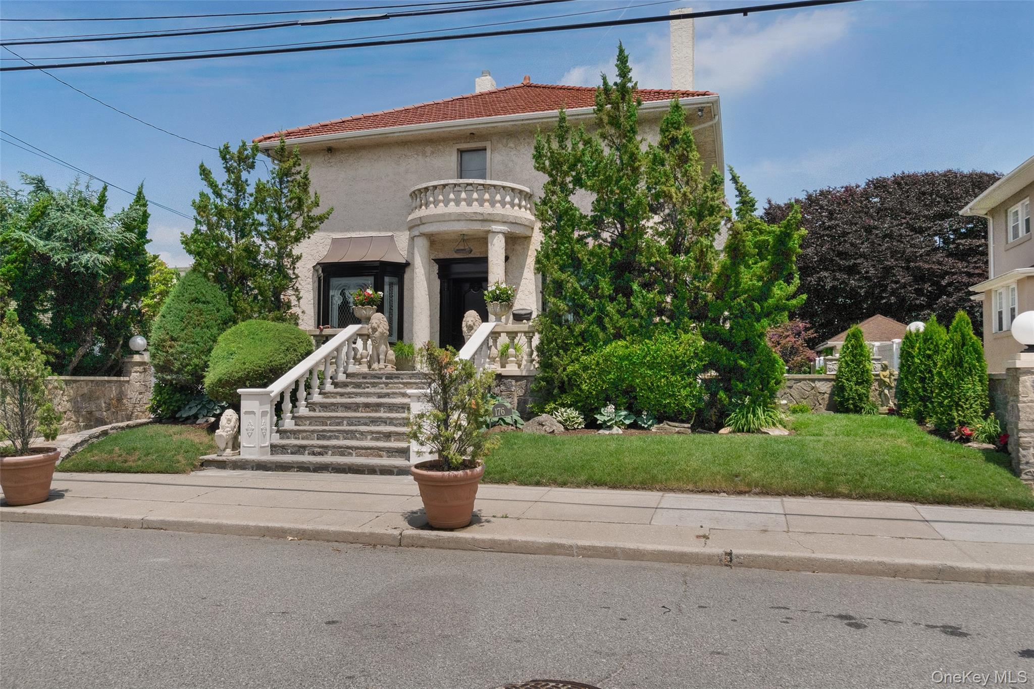 176 Beach 143rd Street Property Photo 4