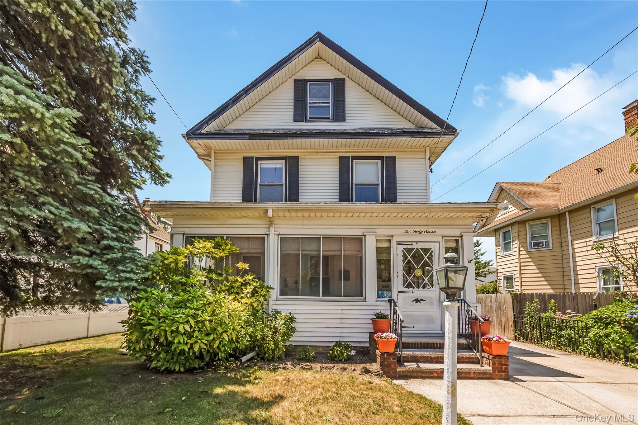 247 Allen Street Property Photo 1