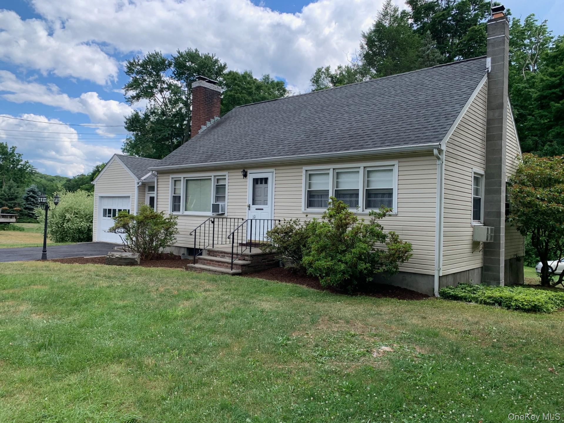 10 Wood Avenue Property Photo 2