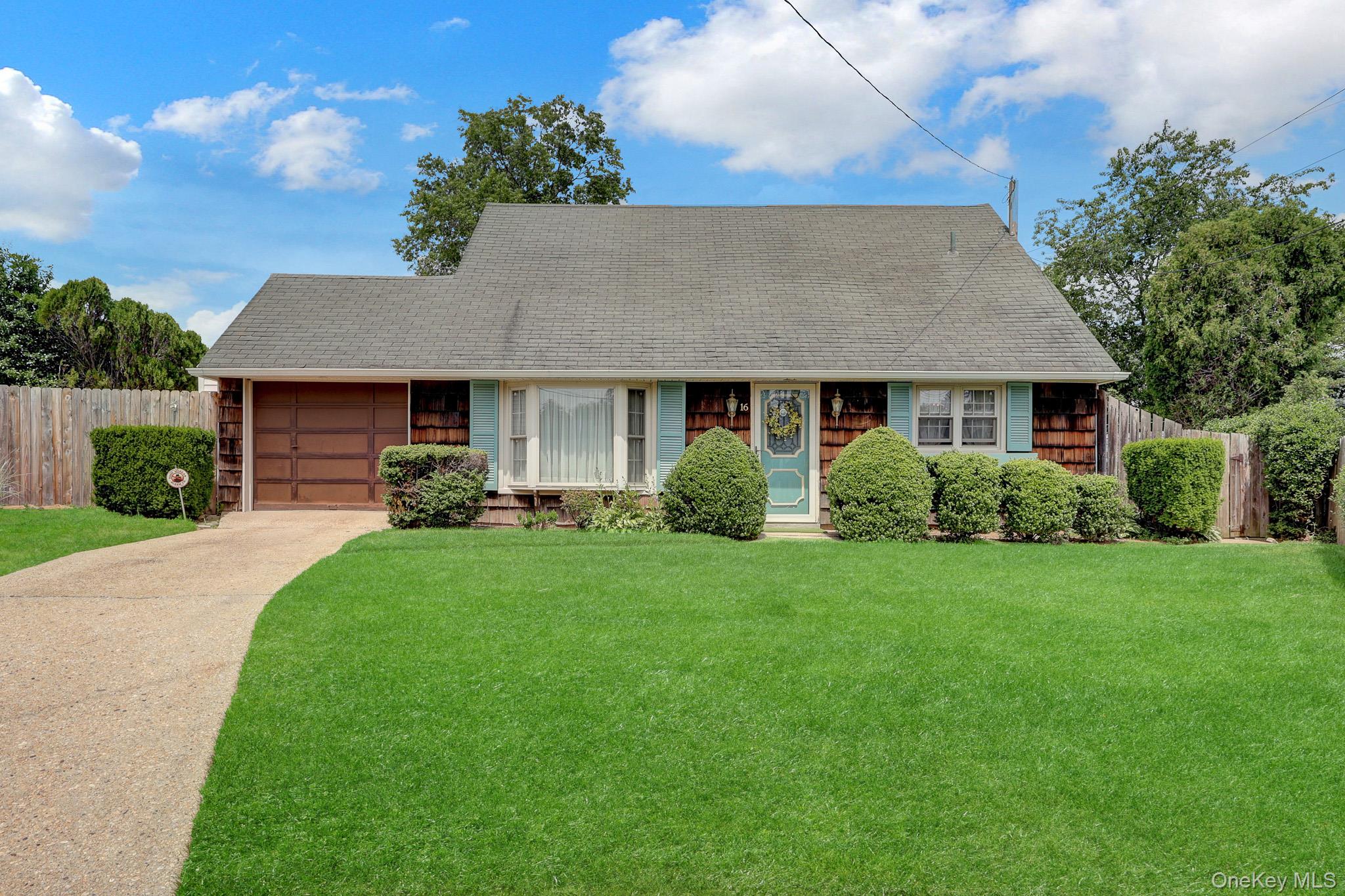 16 Texas Court Property Photo 1