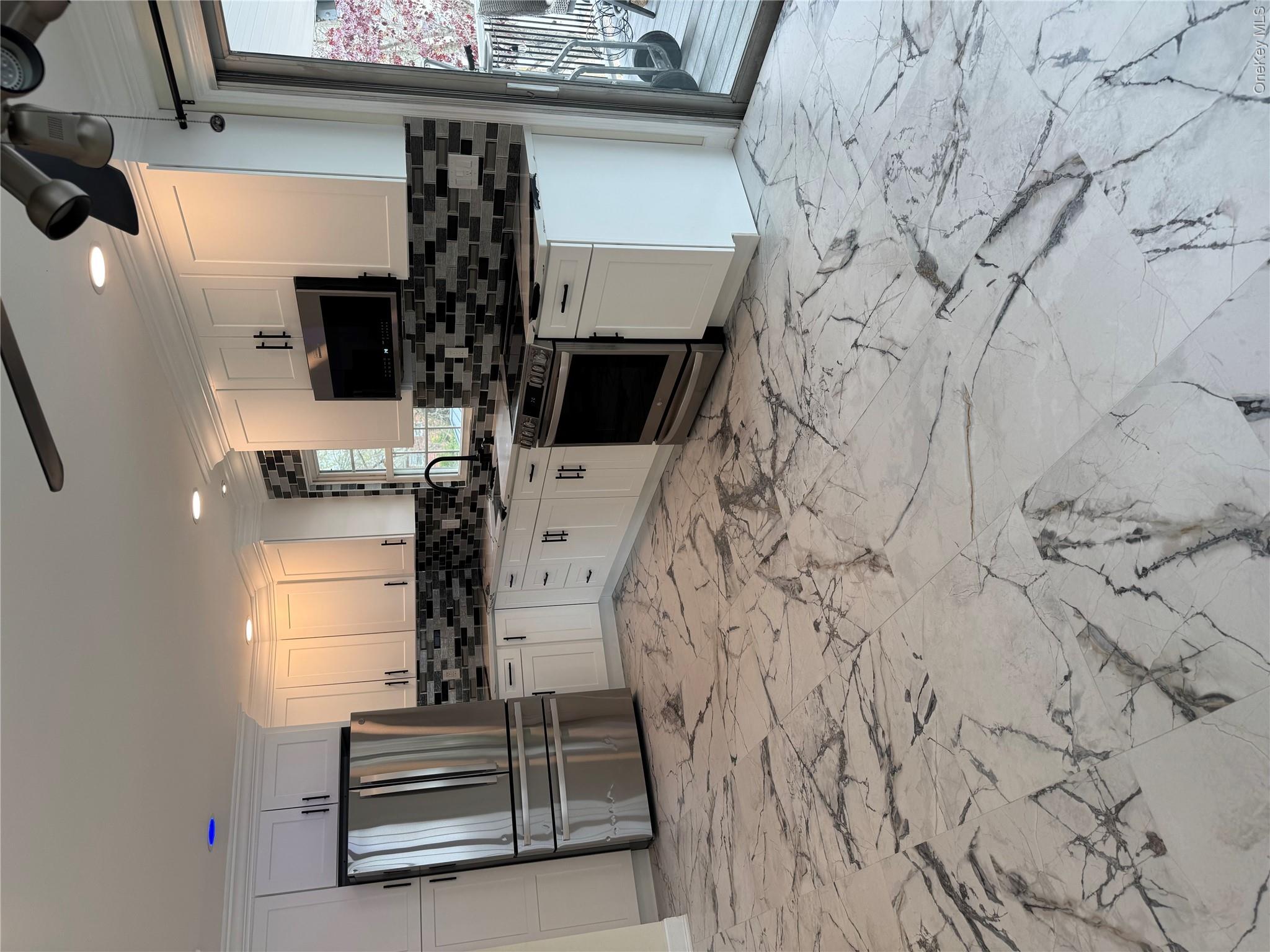 1016891 Property Photo 2