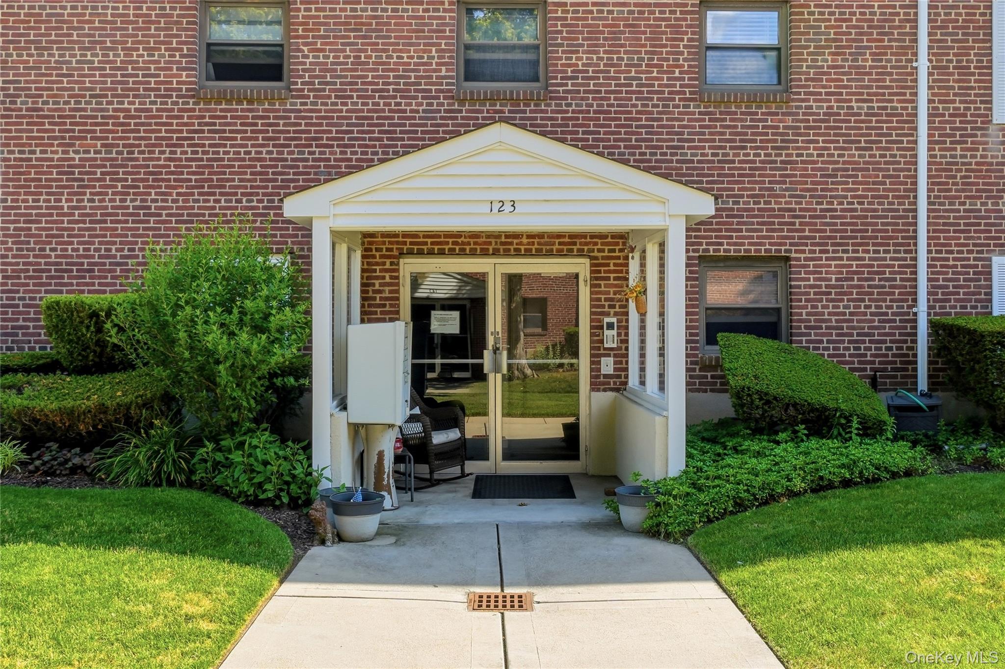 123 Park Avenue B3 Property Photo 2