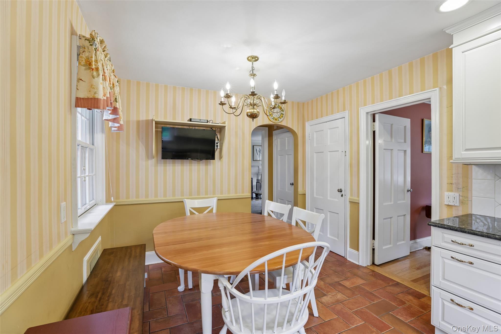 105 Stewart Avenue Property Photo 10