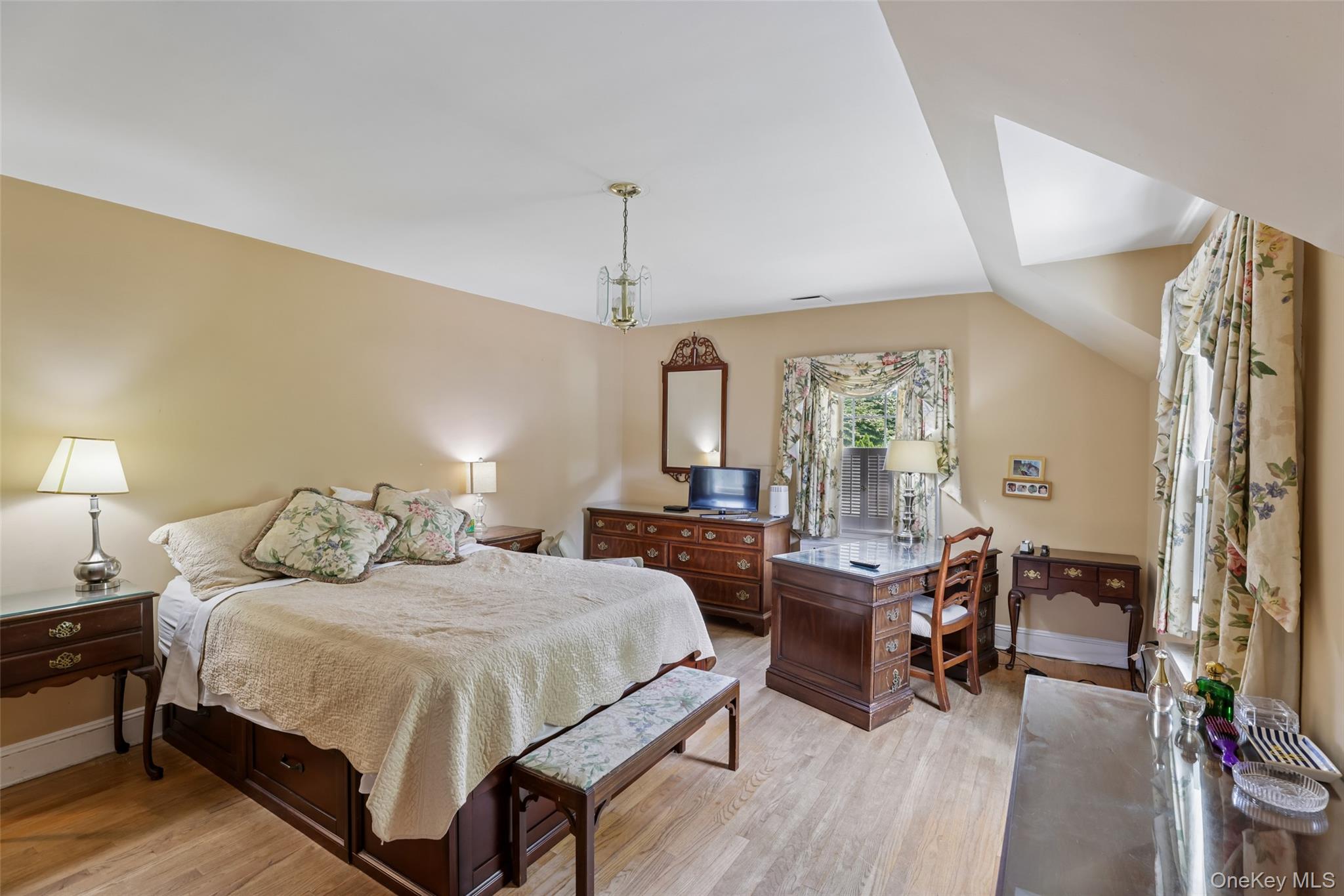 105 Stewart Avenue Property Photo 12