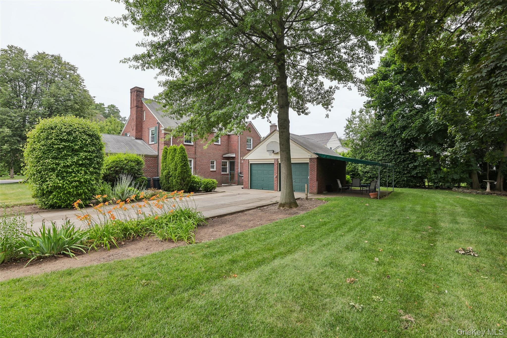 105 Stewart Avenue Property Photo 19