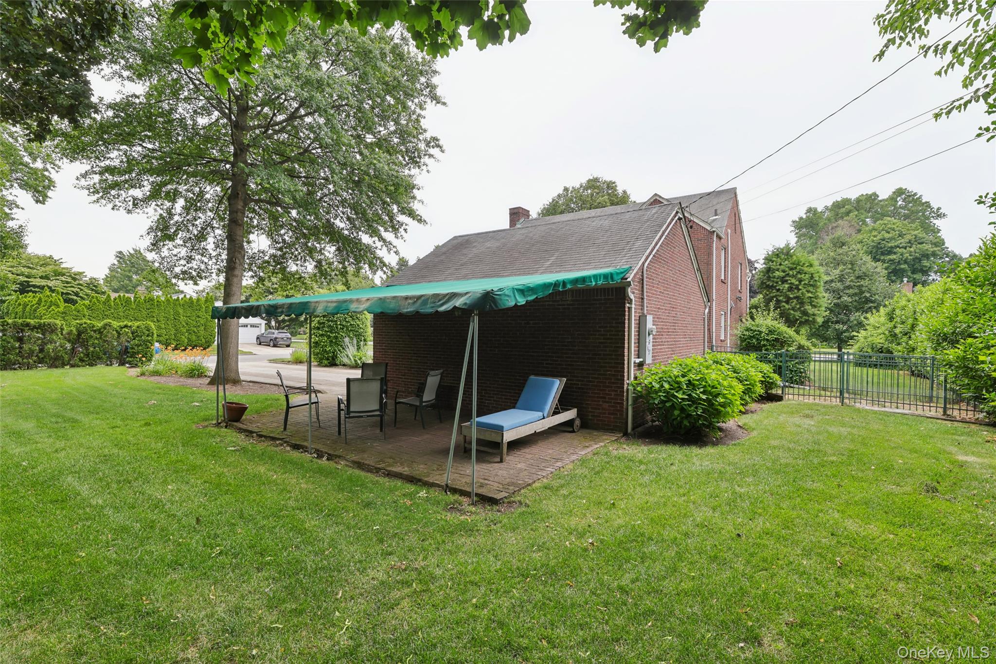 105 Stewart Avenue Property Photo 20