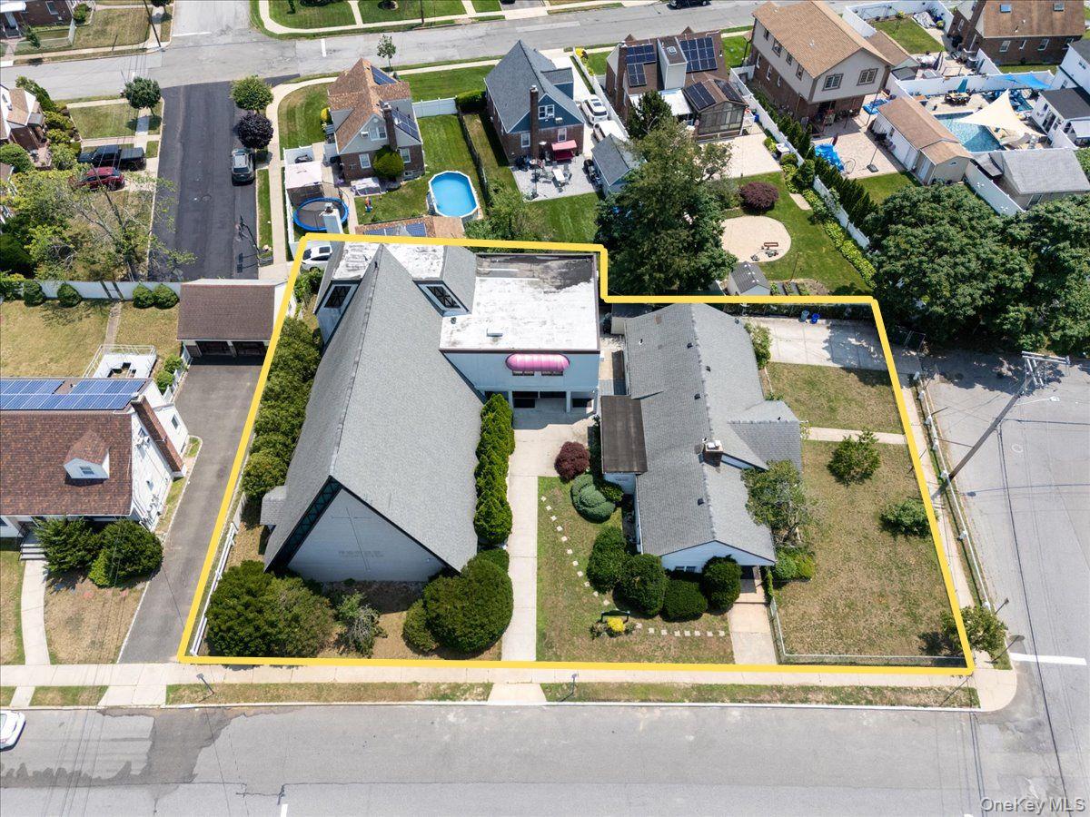 215 N Hillside Avenue Property Photo 1