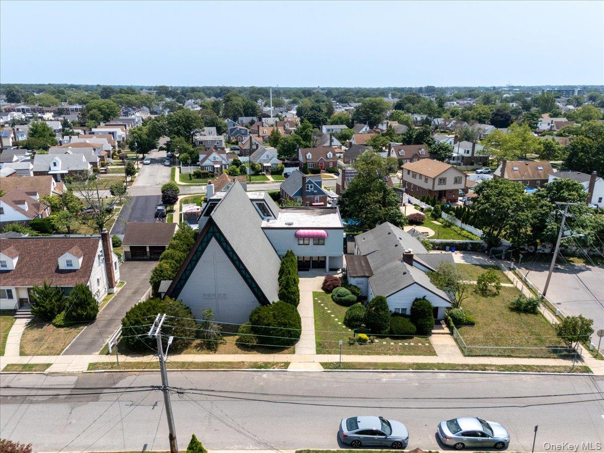215 N Hillside Avenue Property Photo 3