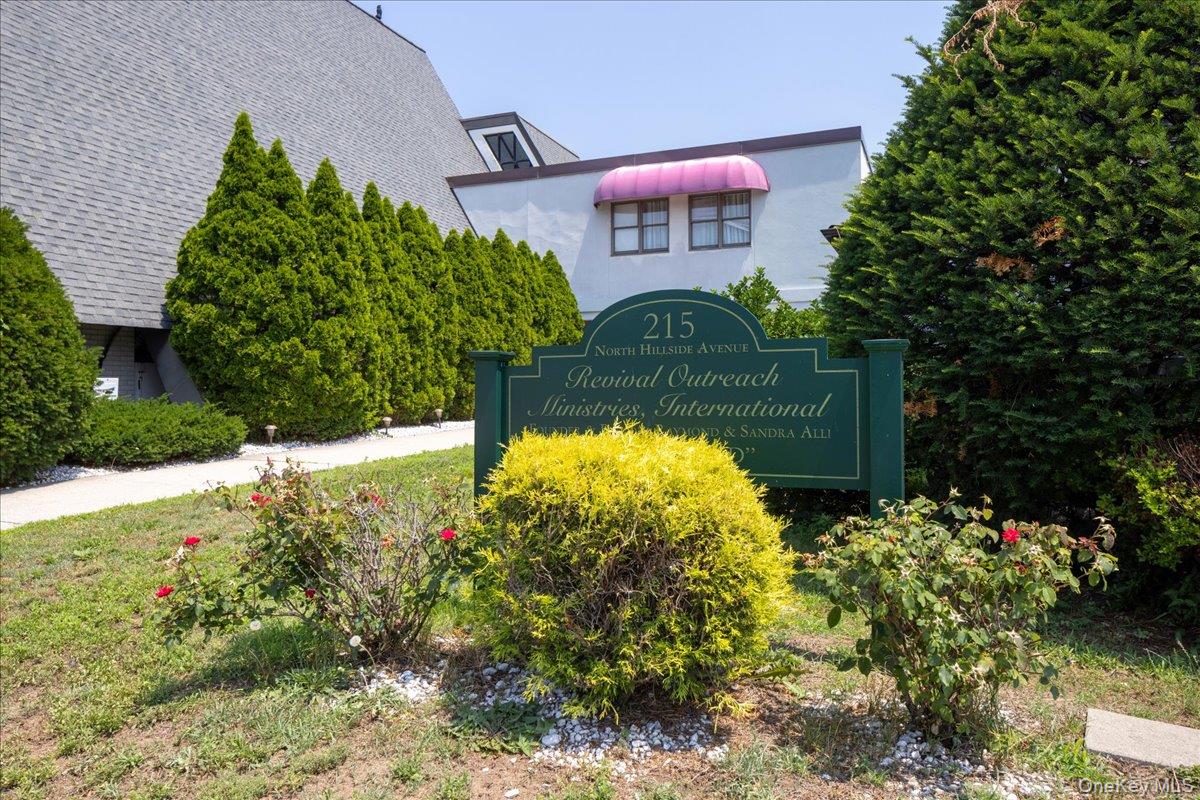 215 N Hillside Avenue Property Photo 8