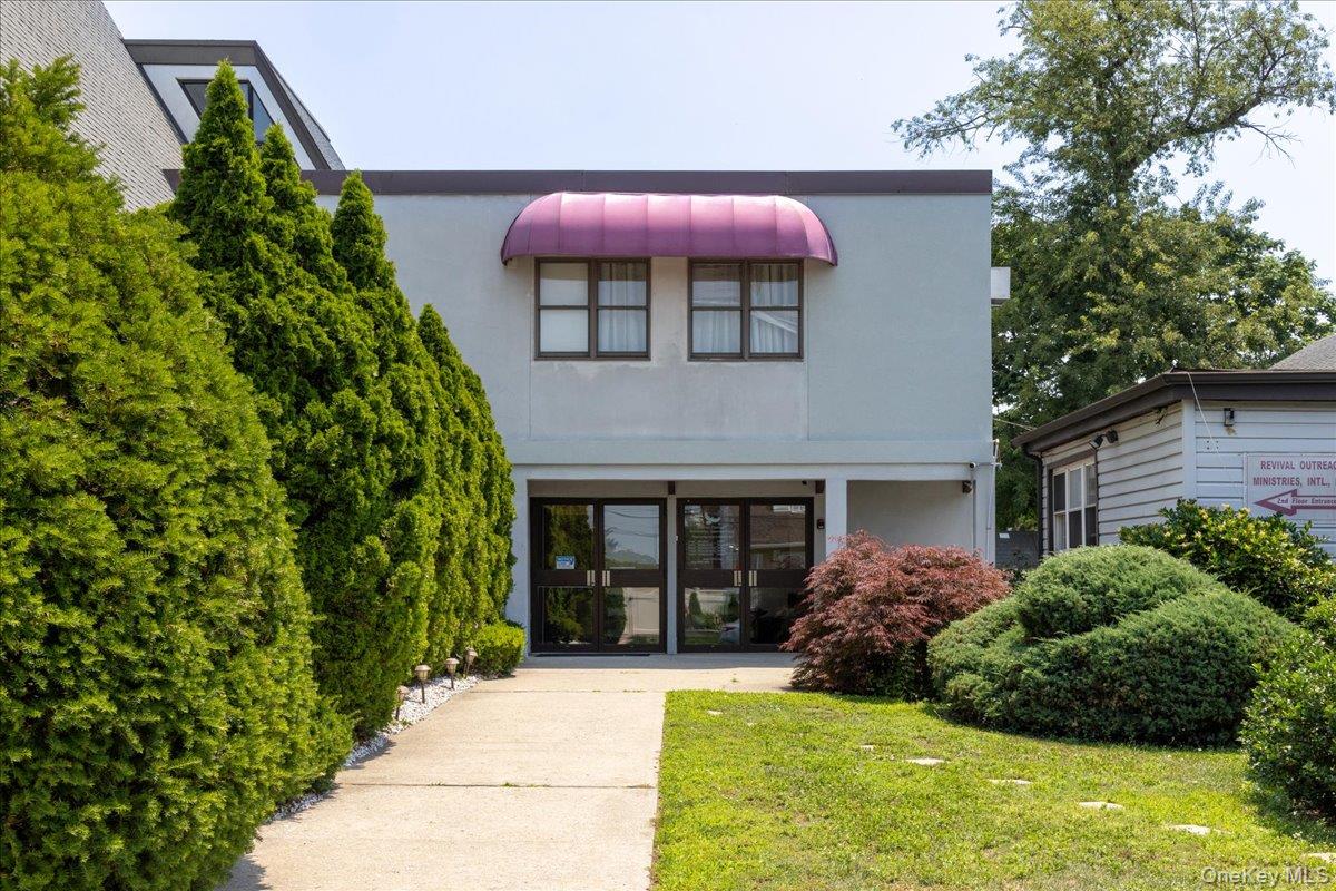 215 N Hillside Avenue Property Photo 9