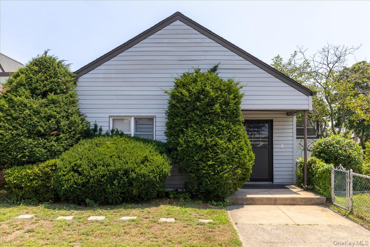 215 N Hillside Avenue Property Photo 10