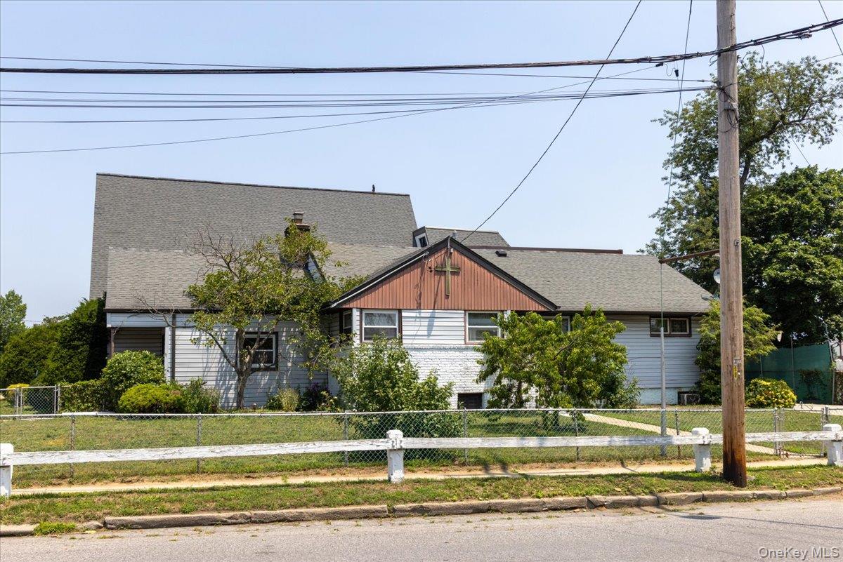 215 N Hillside Avenue Property Photo 11