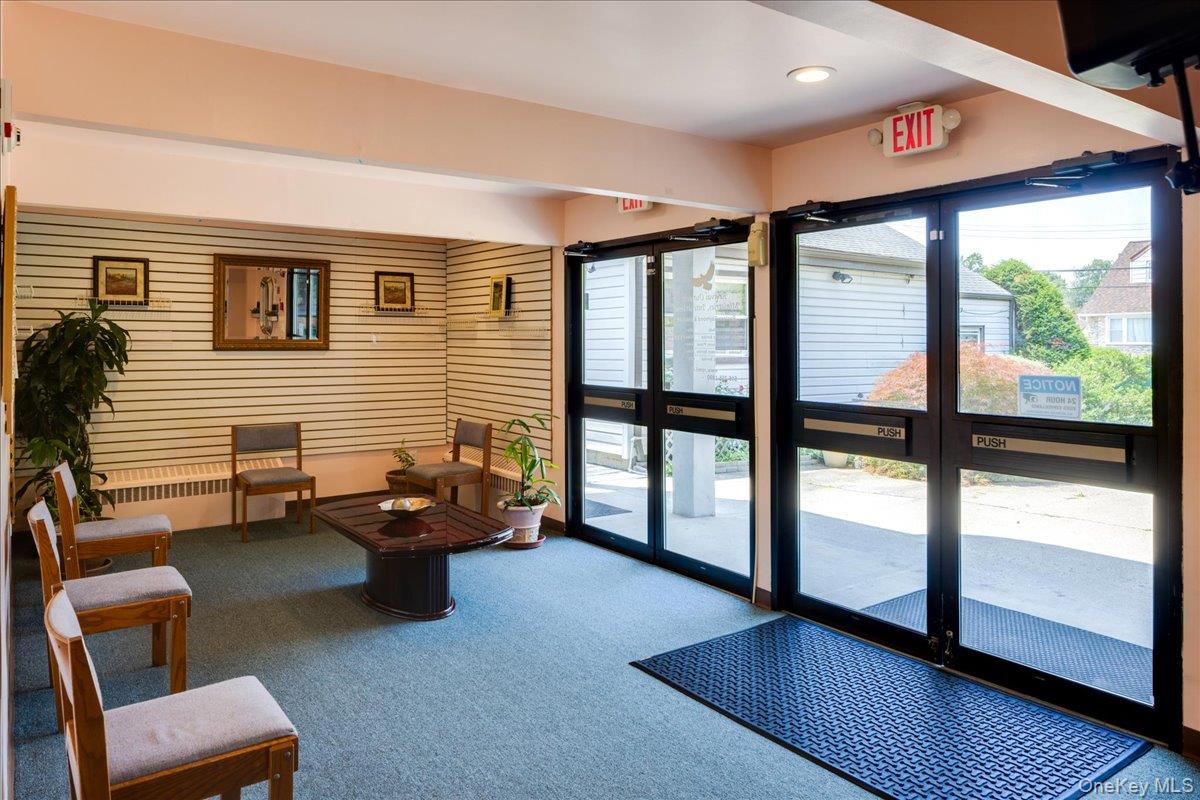 215 N Hillside Avenue Property Photo 13