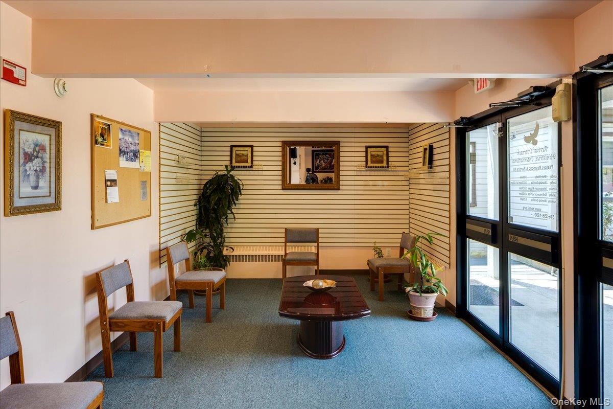 215 N Hillside Avenue Property Photo 14