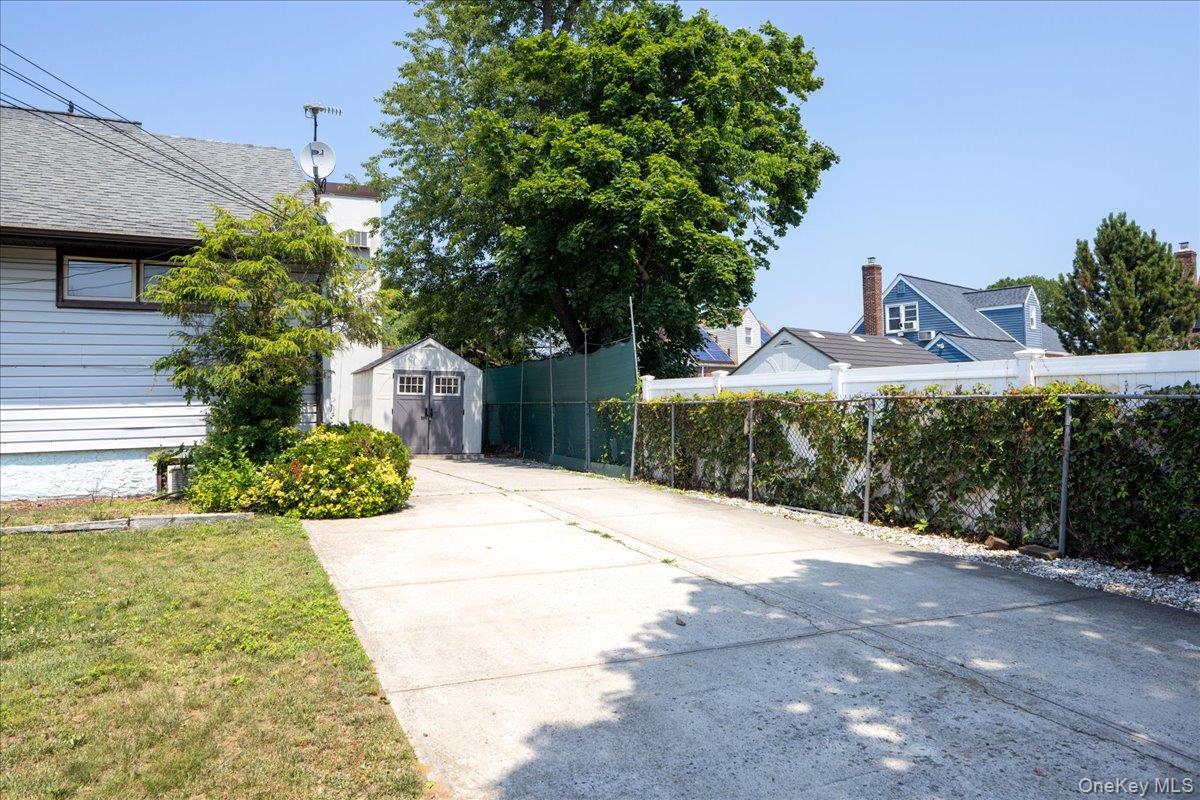 215 N Hillside Avenue Property Photo 49