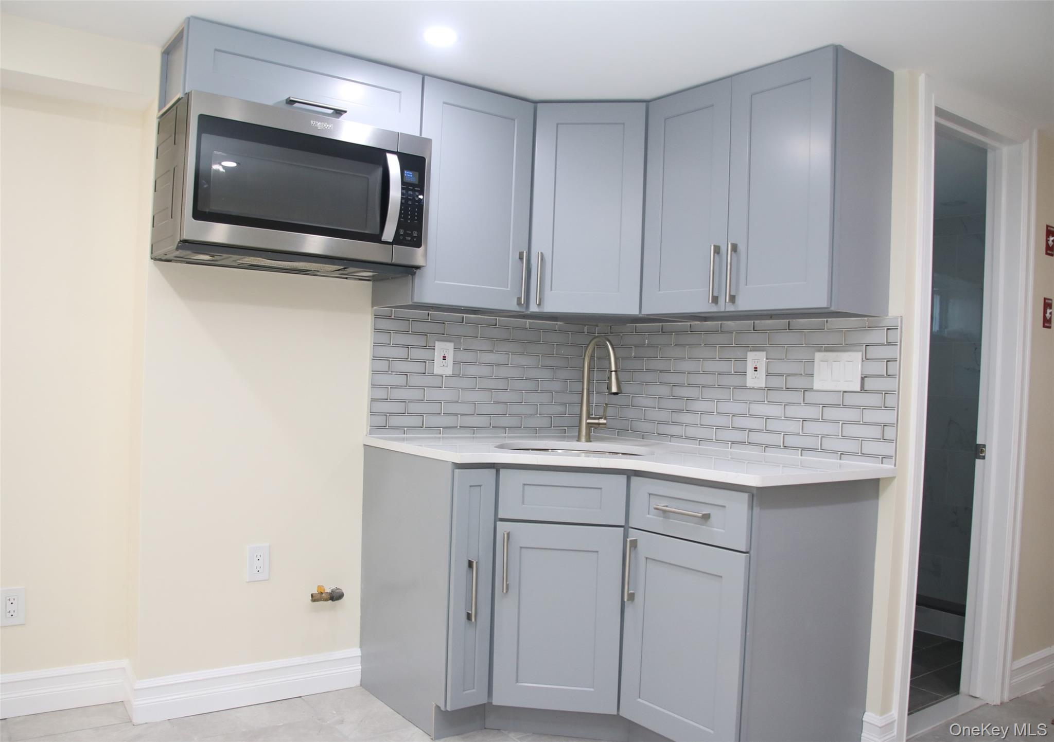 1048 E 98th Street Property Photo 16