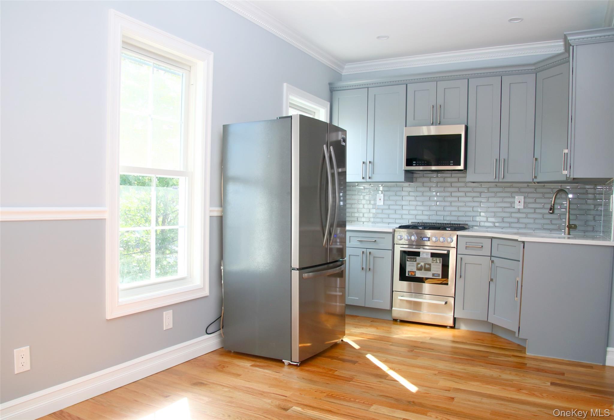 1048 E 98th Street Property Photo 12