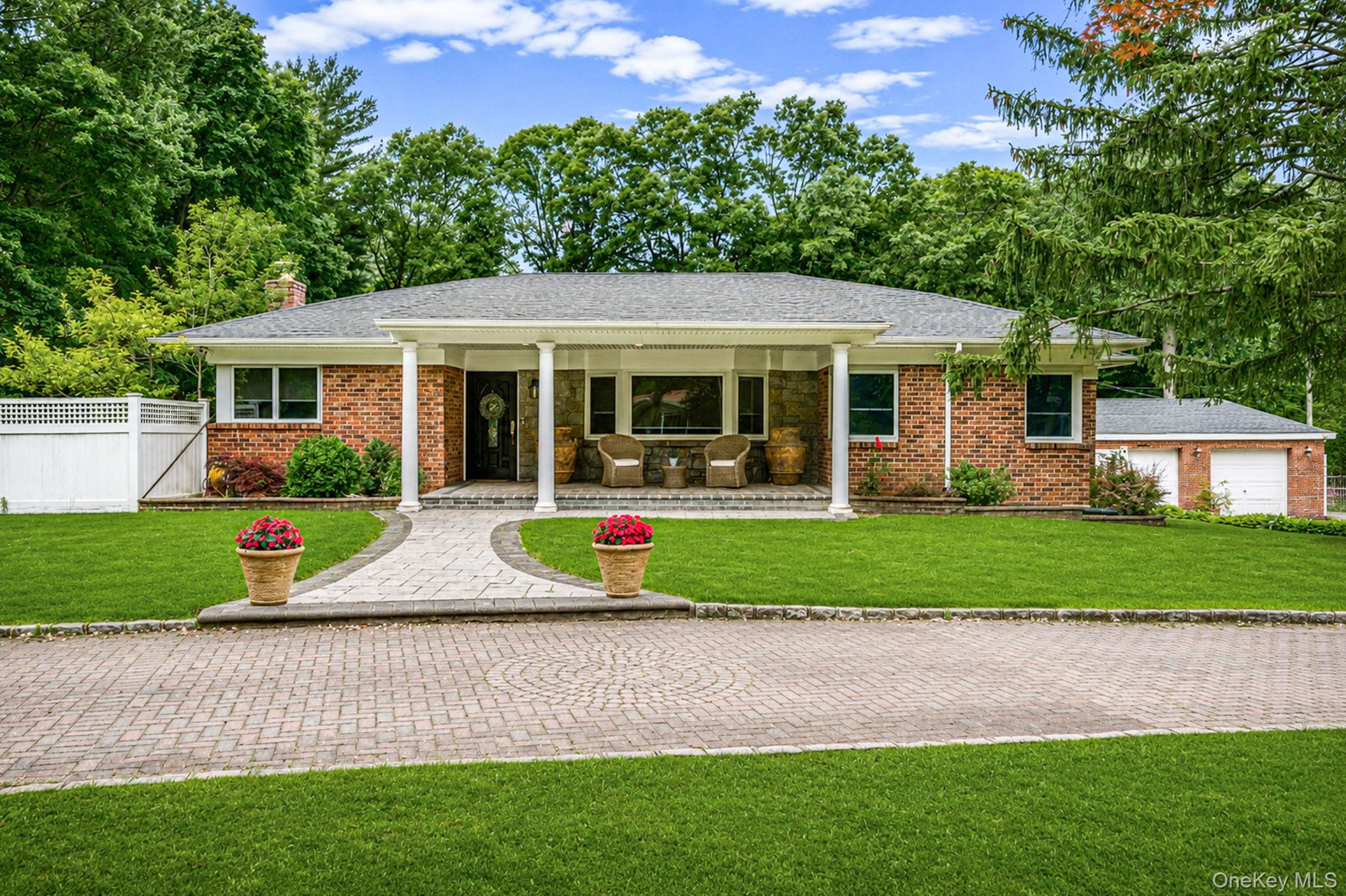 199 Dix Hills Road Property Photo 1