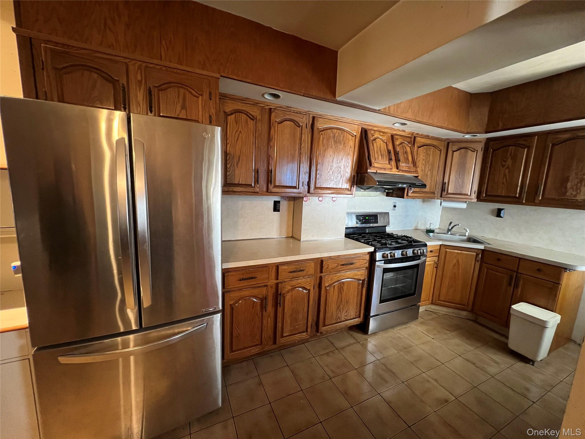 1936 W 5th Street Property Photo 8