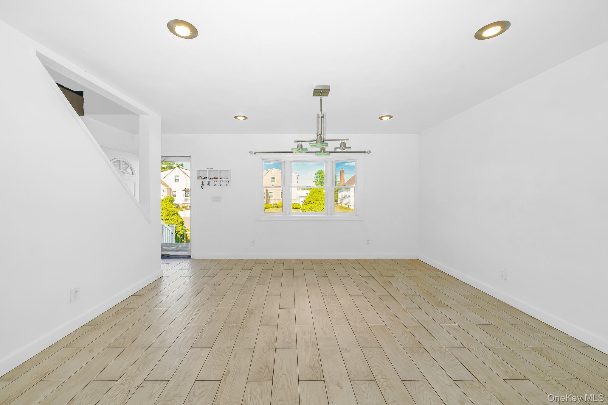 21 Lido Parkway Property Photo 6