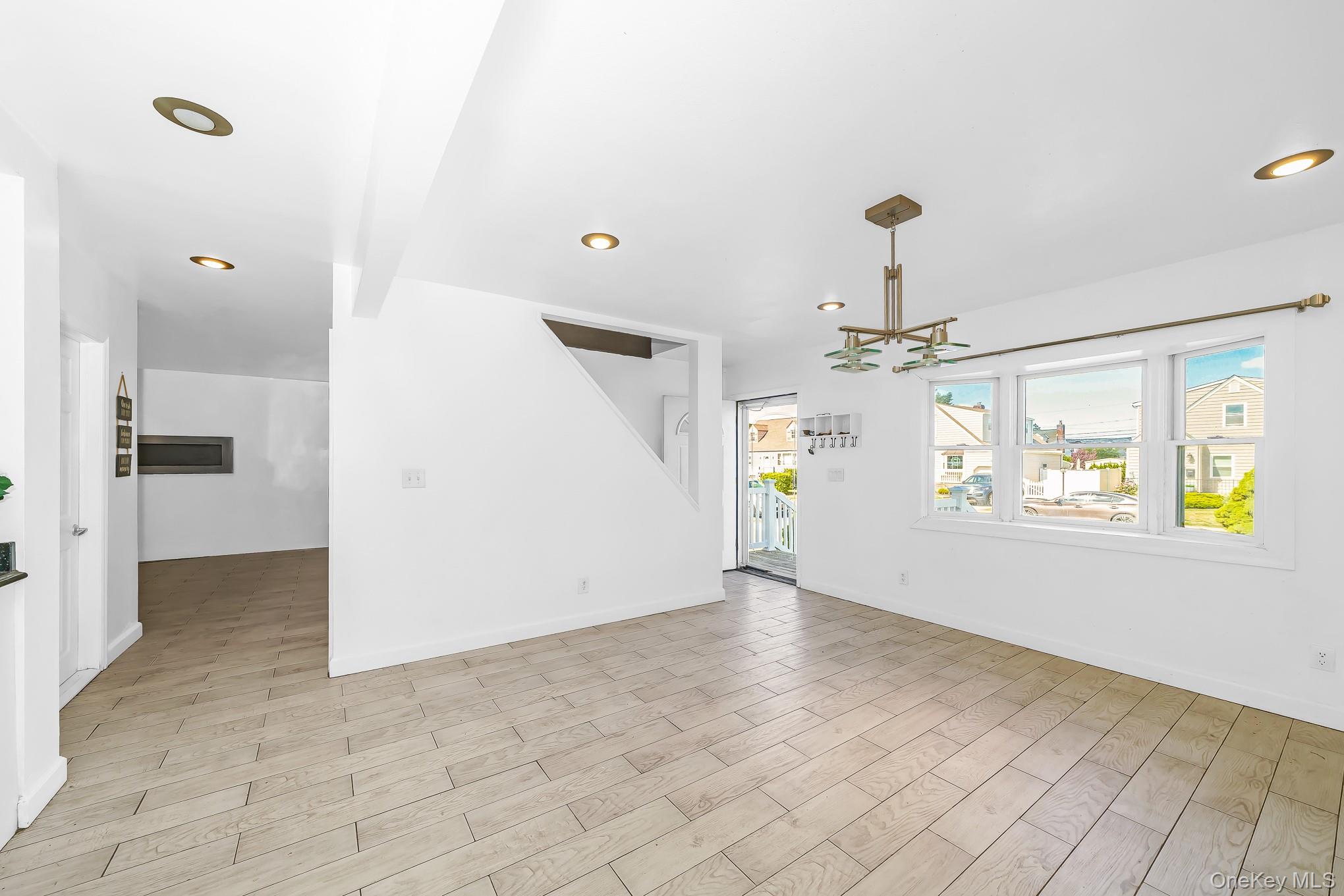 21 Lido Parkway Property Photo 9