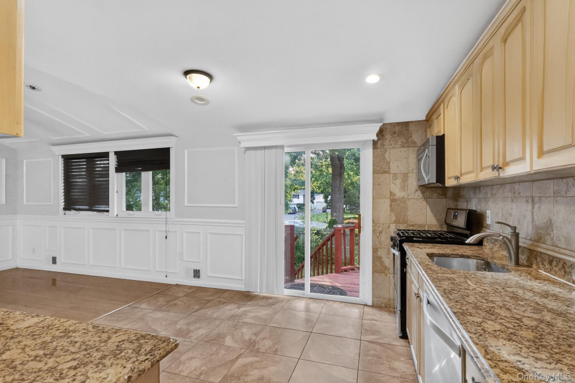 14 Branch Lane Property Photo 5
