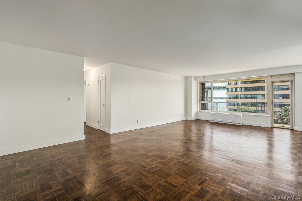 166-25 Powells Cove Boulevard 6m Property Photo 4