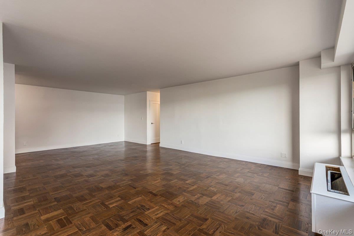 166-25 Powells Cove Boulevard 6m Property Photo 5
