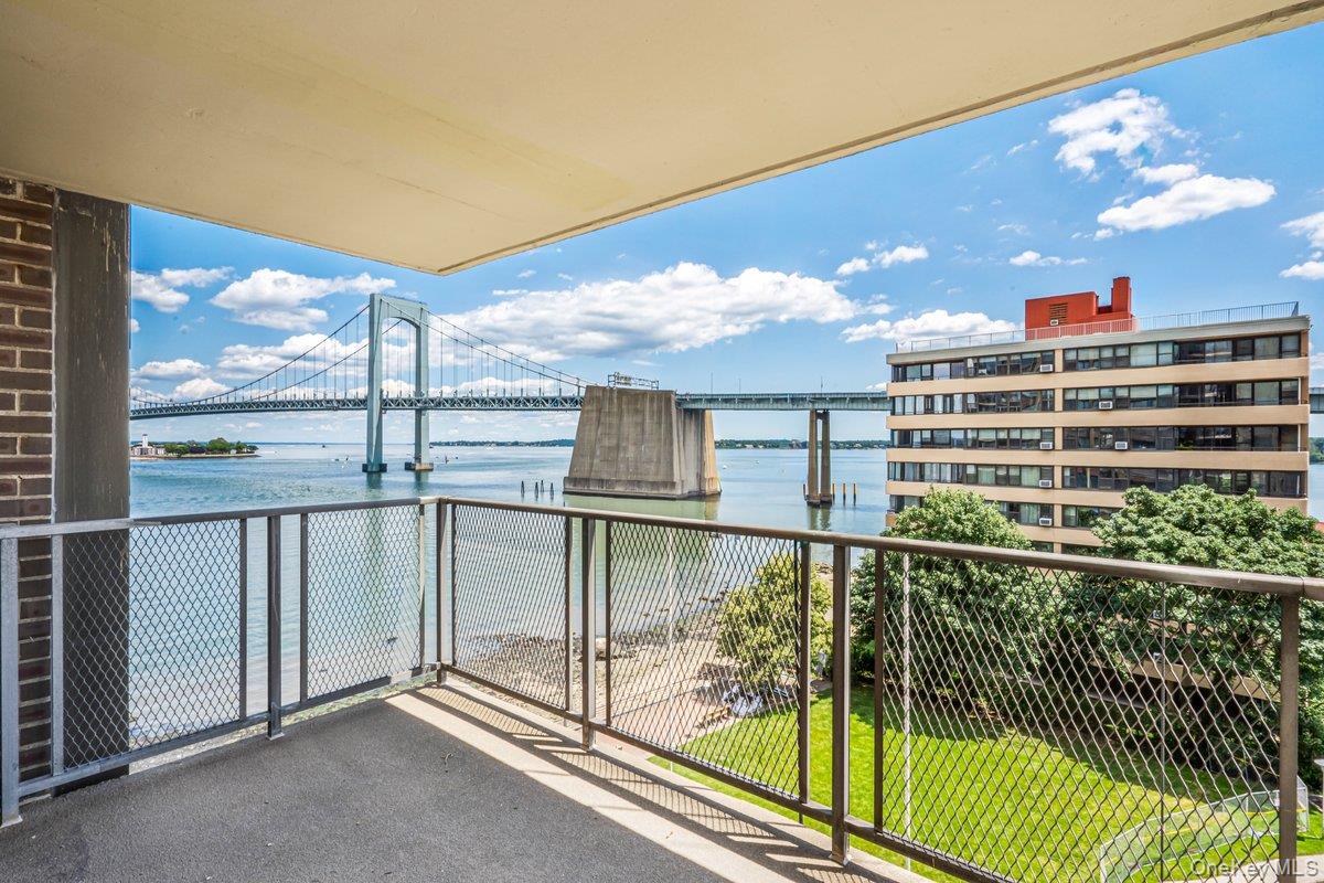 166-25 Powells Cove Boulevard 6m Property Photo 7