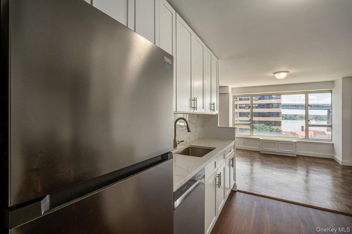 166-25 Powells Cove Boulevard 6m Property Photo 12