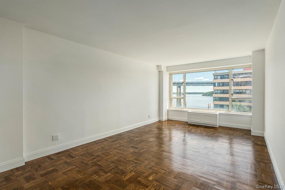 166-25 Powells Cove Boulevard 6m Property Photo 15