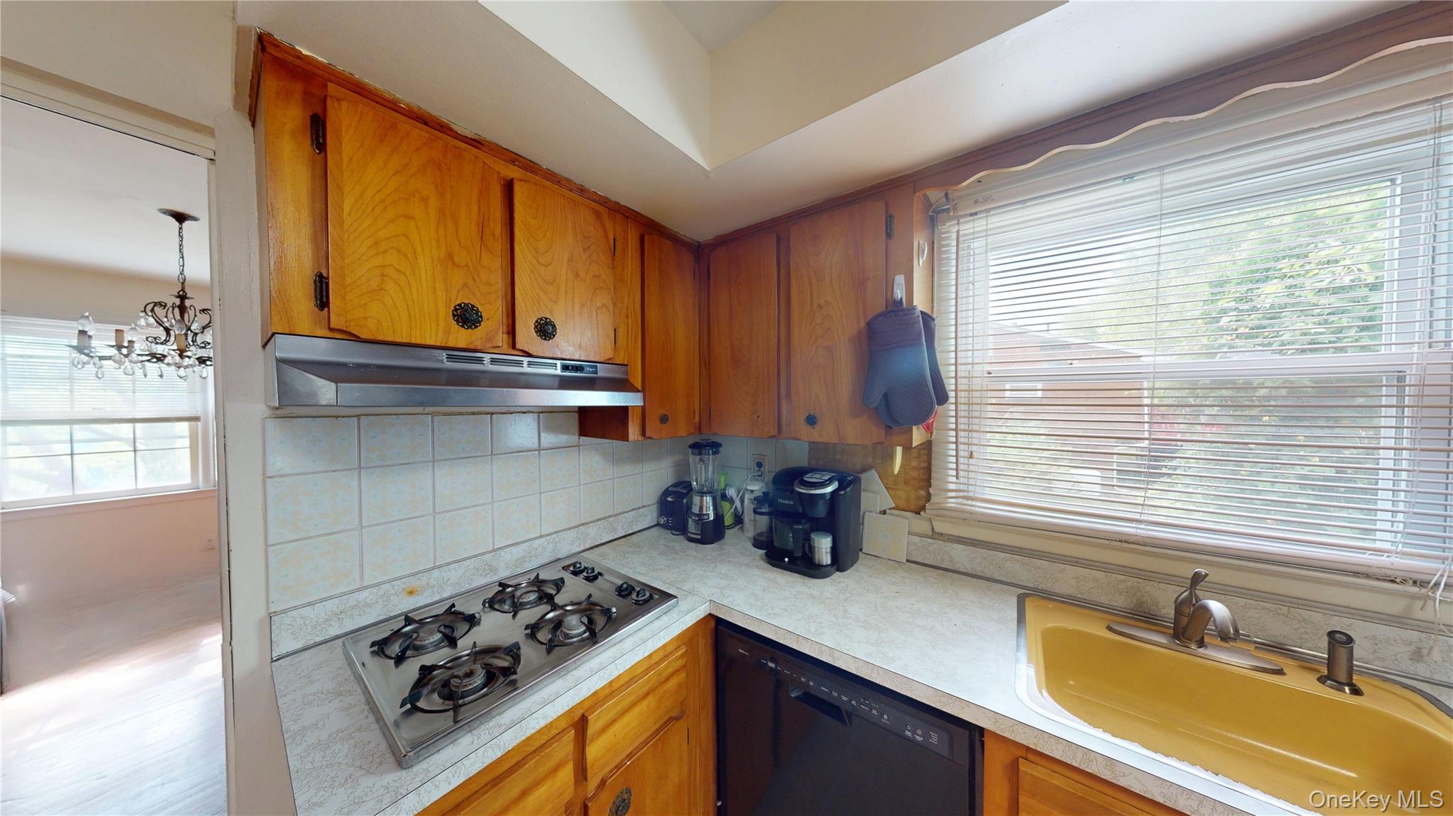 39 Van Terrace Property Photo 6